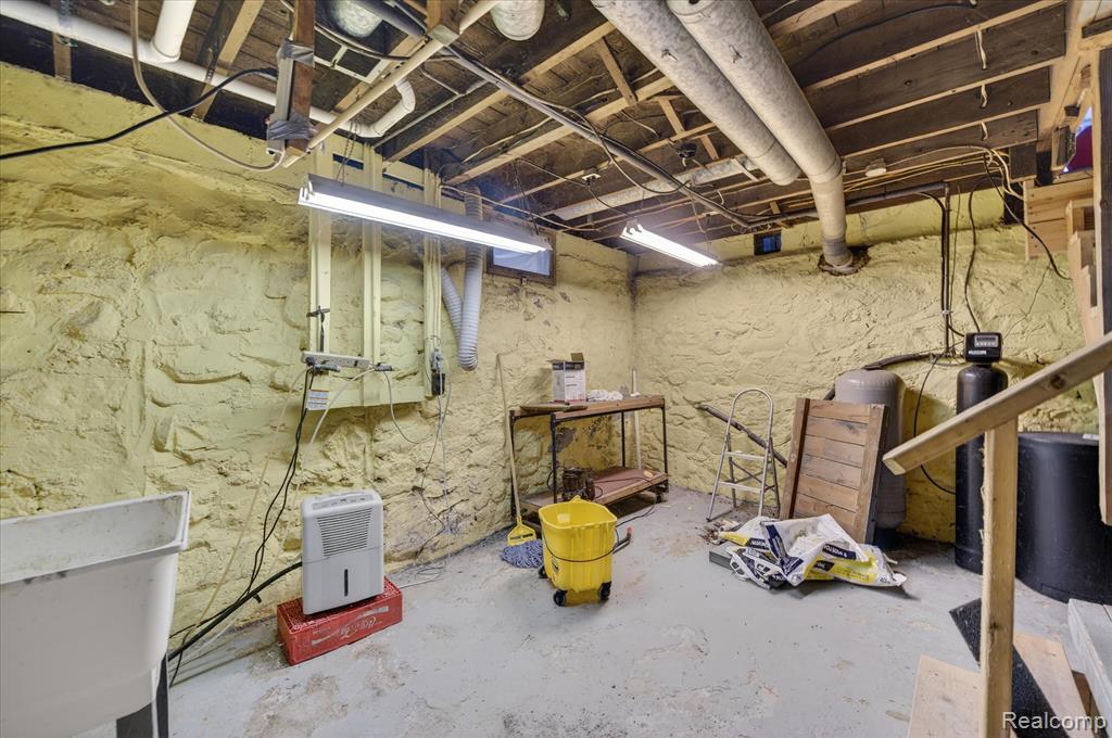13520 Fenton Road Fenton, MI 48430 - Photo 33 of 41 Gallery Image 33