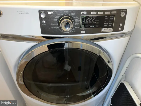 a close up view of a washer and dryer