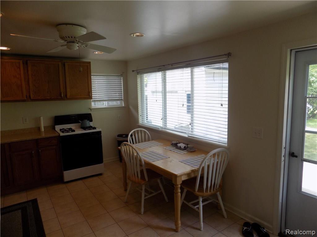 27276 Bunert Road Warren, MI 48088 - Photo 4 of 22 4.JPG