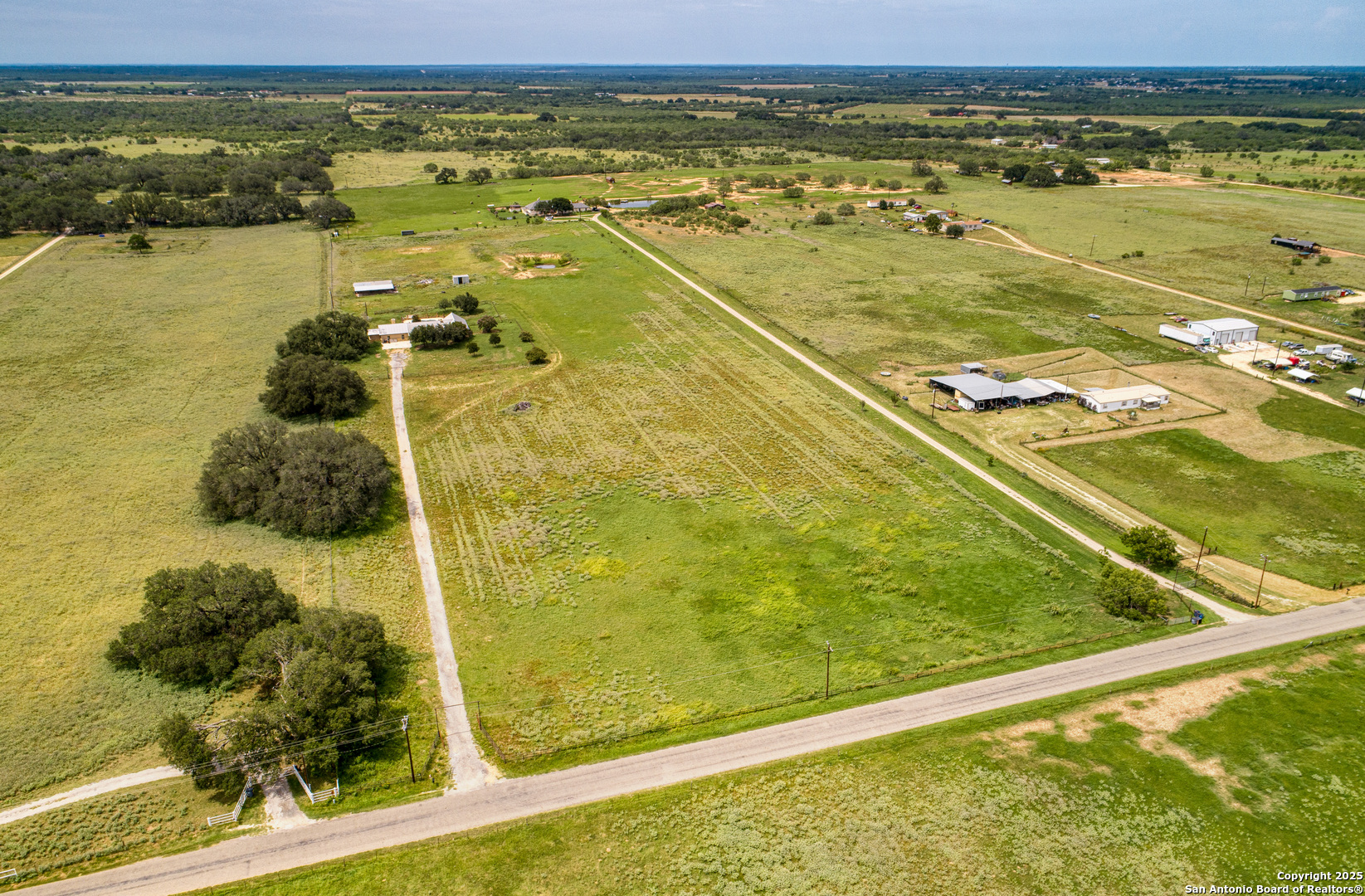 870 County Road 761 Devine, TX 78016 - Photo 26 of 34 a view of an ocean view