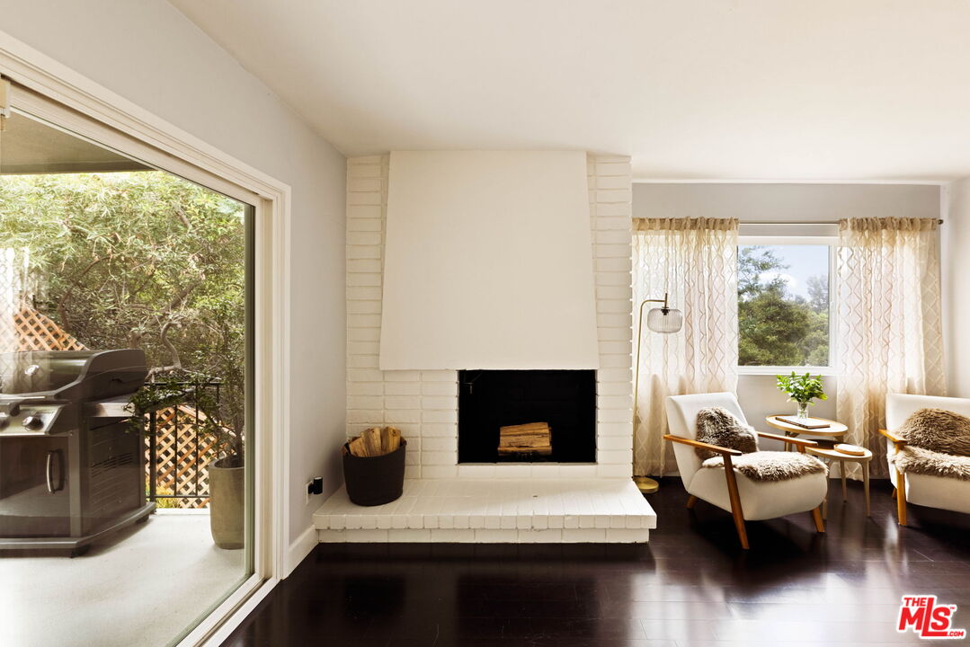 8525 Ridpath Drive Los Angeles, CA 90046 - Photo 13 of 24