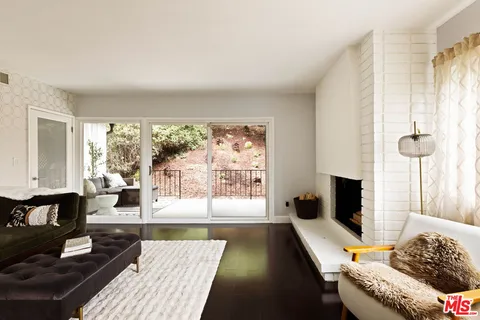 $1,095,000 | 8525 Ridpath Drive, Los Angeles, CA 90046