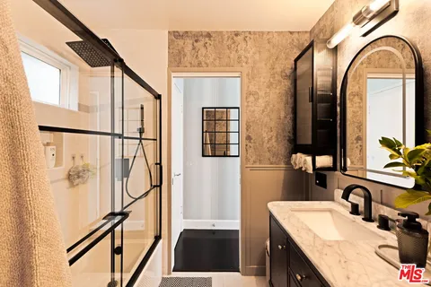 $1,095,000 | 8525 Ridpath Drive, Los Angeles, CA 90046