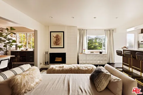 $1,095,000 | 8525 Ridpath Drive, Los Angeles, CA 90046