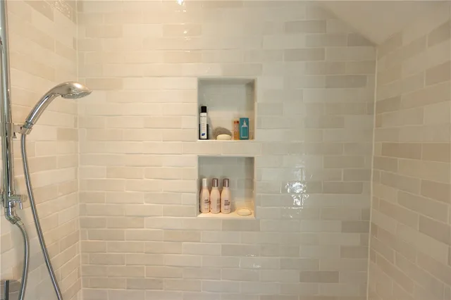 $18,000 | 65 Houston Avenue, Newport, RI 02840