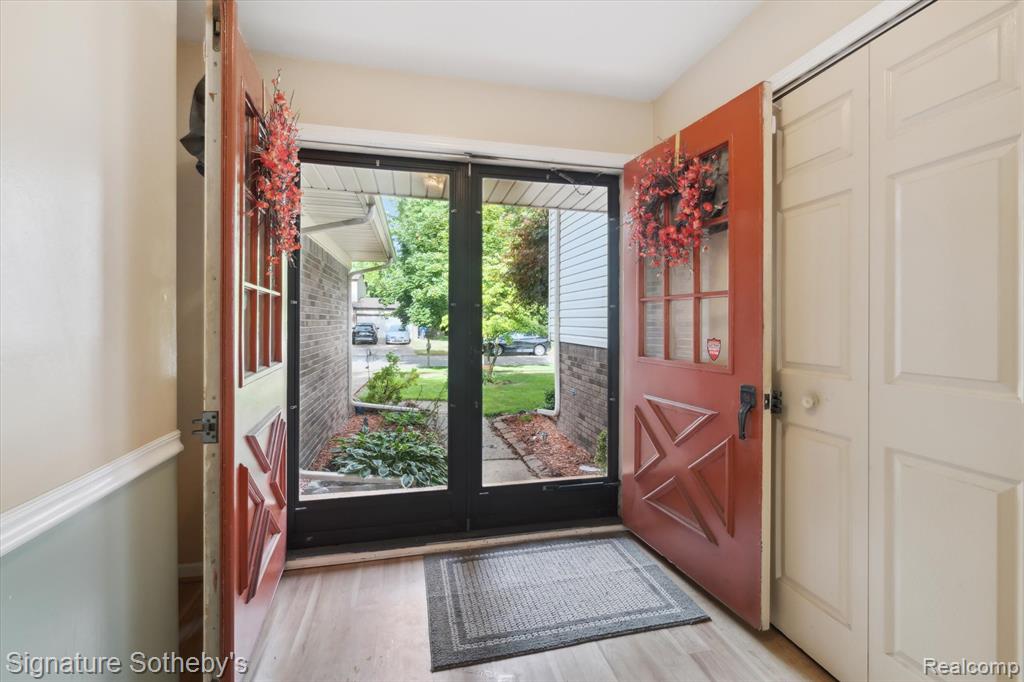 6142 Wedgewood Road Canton, MI 48187 - Photo 5 of 43