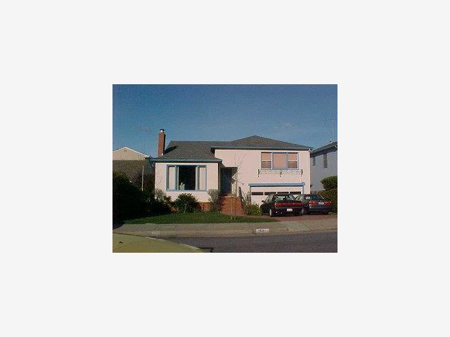 431 Princeton Road San Mateo, CA 94402 - Photo 1 of 1 a picture of a living room