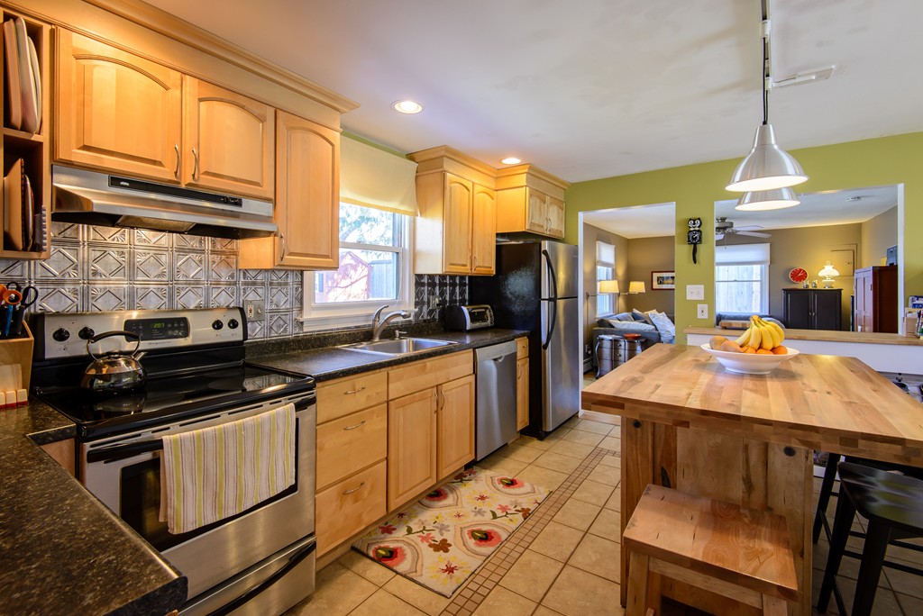15 Andover Road Beverly, MA 01915 - Photo 5 of 20 Gallery Image 5