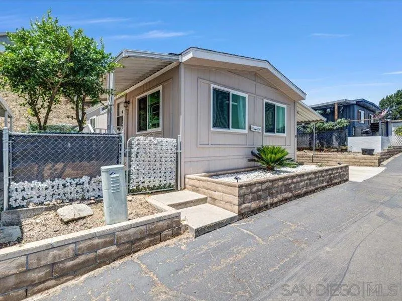 14291 Rios Canyon Road, Unit 13 El Cajon, CA 92021 - Photo 3 of 25