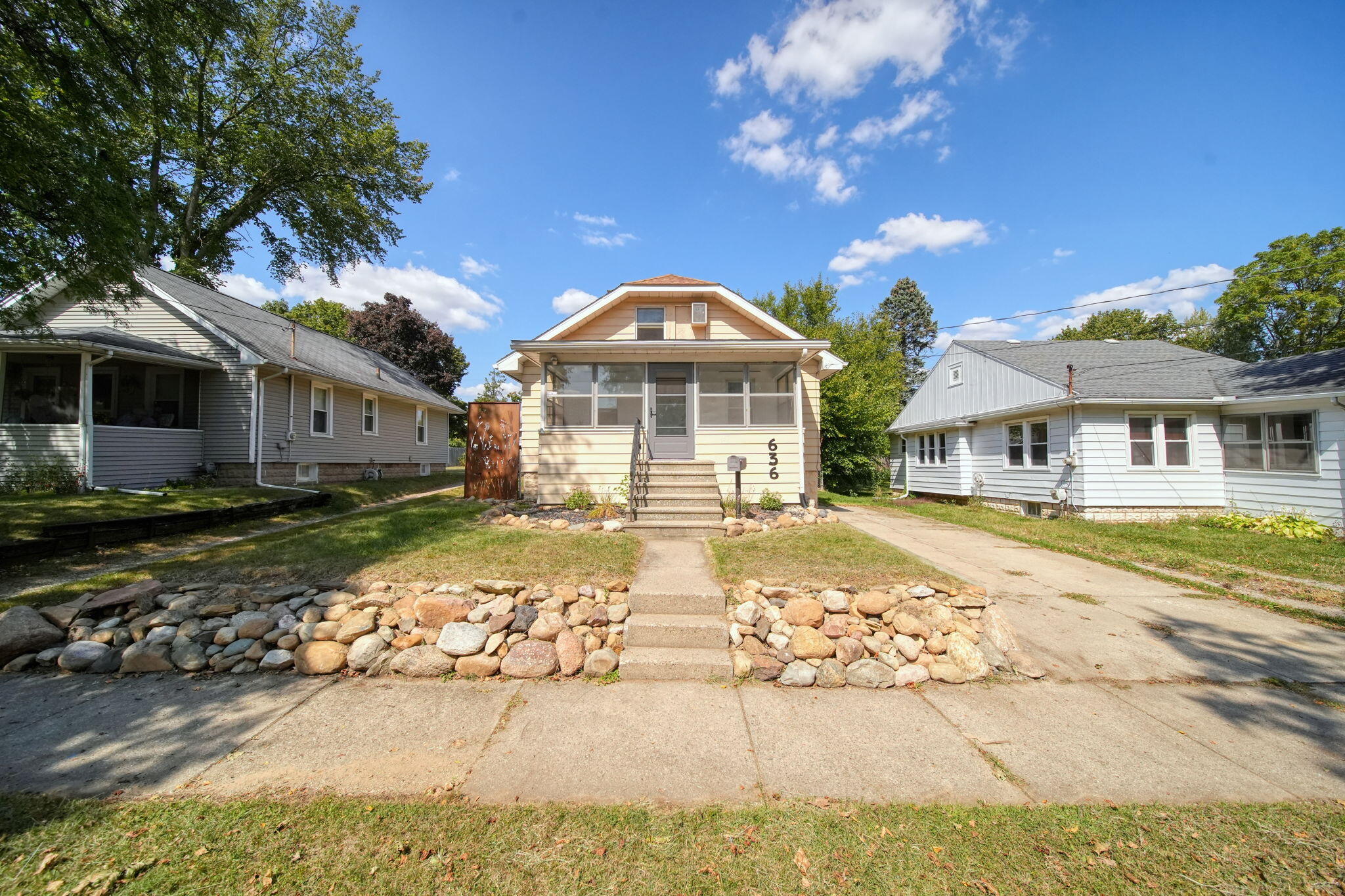 636 Madison Street Jackson, MI 49202 - Photo 2 of 40 3-web-or-mls-DSC08015_HDR
