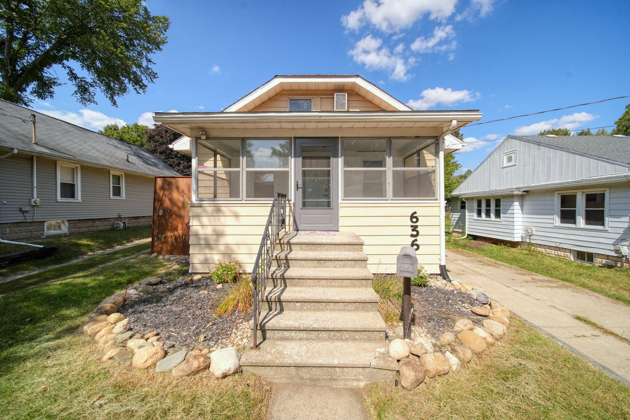 636 Madison Street Jackson, MI 49202 - Photo 4 of 40 5-web-or-mls-DSC08005_HDR