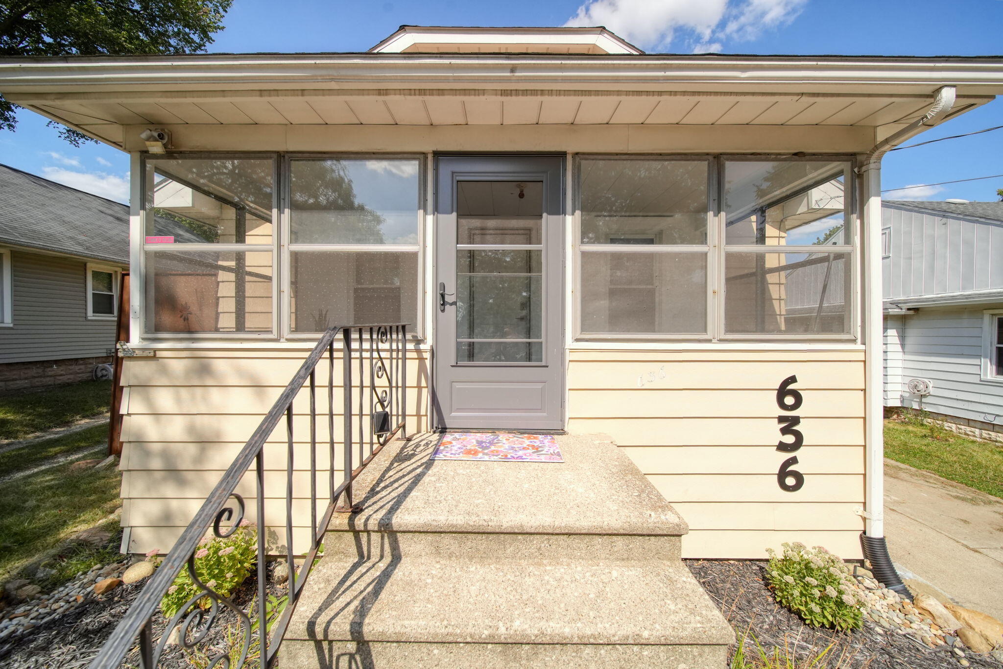 636 Madison Street Jackson, MI 49202 - Photo 6 of 40 7-web-or-mls-DSC08000_HDR