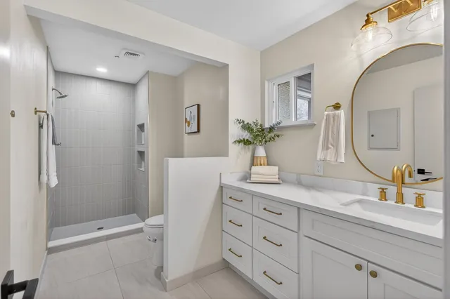 $699,900 | 4548 Wellesly Way, Sacramento, CA 95841