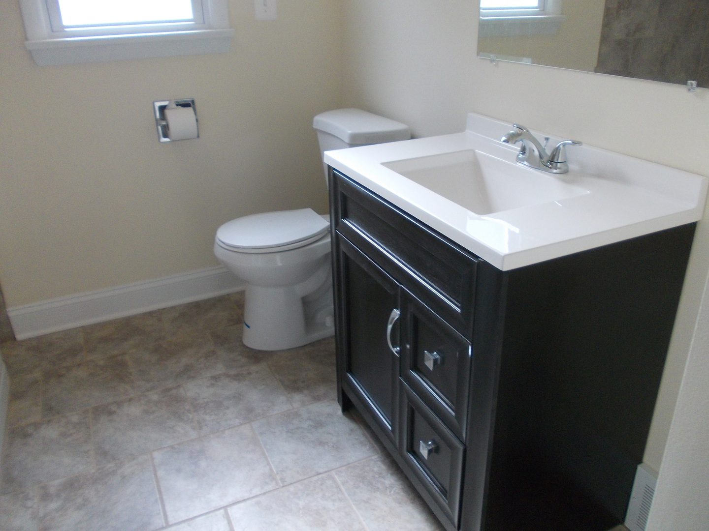 3435 Flossmoor Road Homewood, IL 60430 - Photo 8 of 13 a bathroom with a sink toilet and a mirror