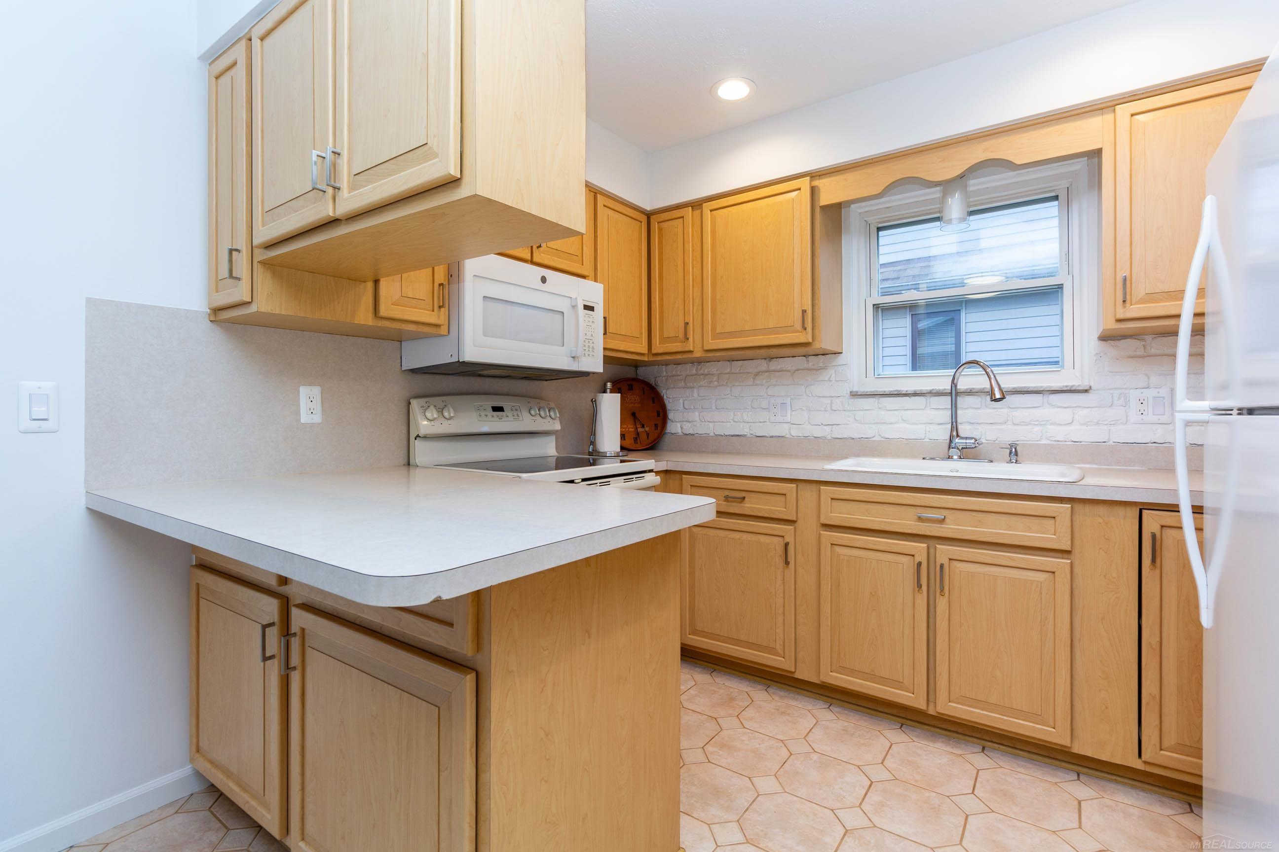 7249 Bluebill Road Algonac, MI 48001 - Photo 11 of 38 50174916-5b60bcfb-9060-4903-9290-3e64962bb011.JPG