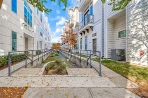 a view of a yard in front of a building