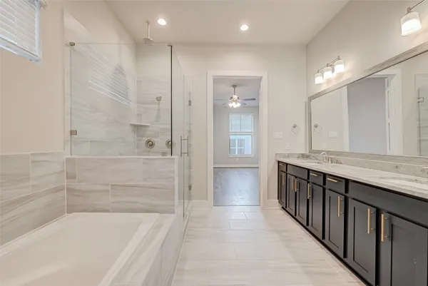 $3,200 | 5838 East Post Oak Lane, Houston, TX 77055