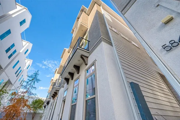 $3,200 | 5838 East Post Oak Lane, Houston, TX 77055