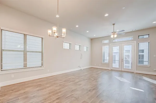 $3,200 | 5838 East Post Oak Lane, Houston, TX 77055
