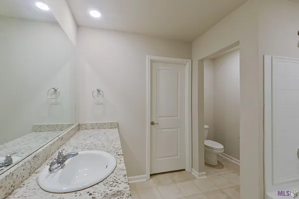 $1,645 | 206 Yardley Court, Lafayette, LA 70507