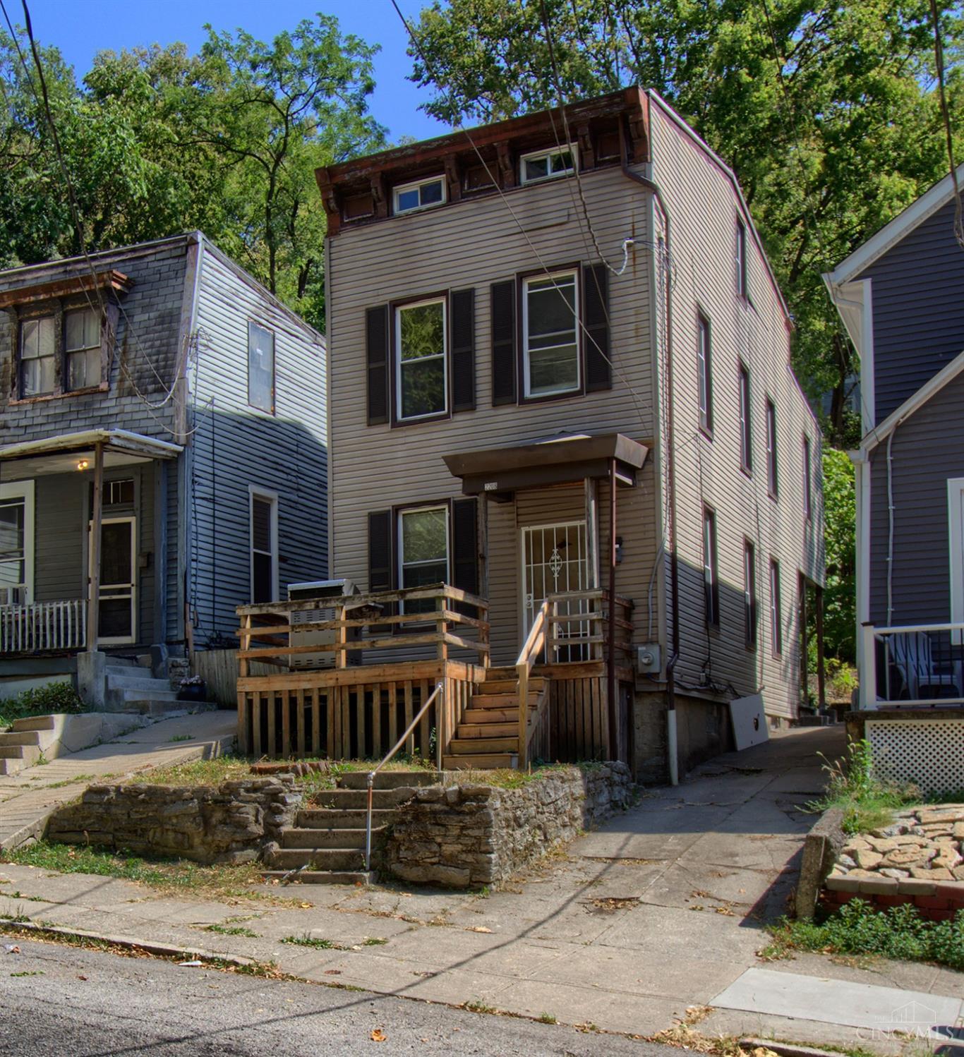 2208 Ravine Street Cincinnati, OH 45219 - Photo 1 of 53