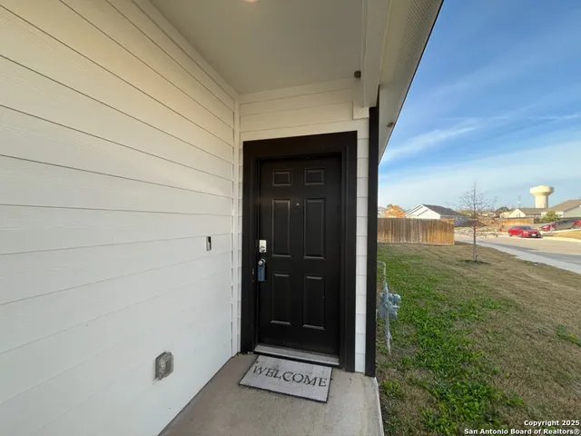$1,695 | 13249 Hagerd Loop, St. Hedwig, TX 78152
