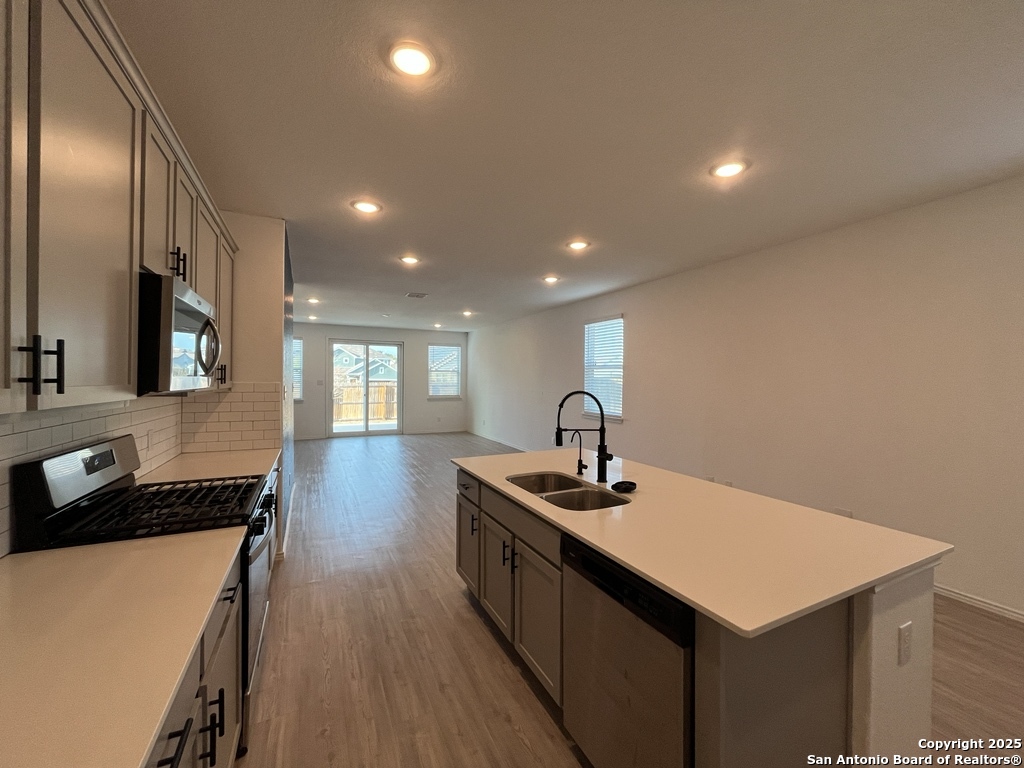 13249 Hagerd Loop St. Hedwig, TX 78152 - Photo 8 of 38