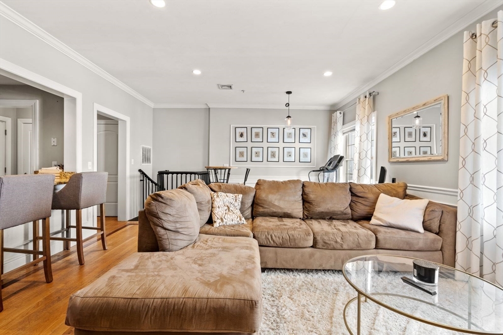 209 D Street, Unit 2 Boston, MA 02127 - Photo 3 of 22