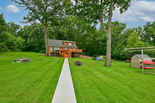 $1,435,000 | N6993 Oakwood Road, Richmond, WI 53190