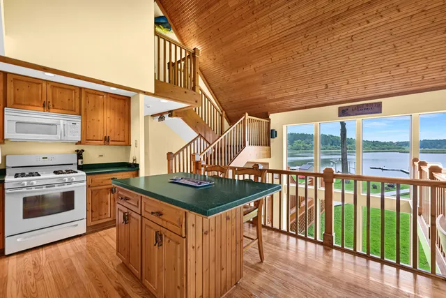 $1,435,000 | N6993 Oakwood Road, Richmond, WI 53190