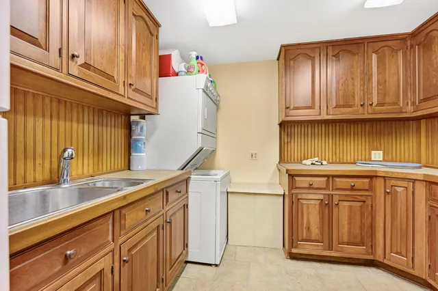 $1,435,000 | N6993 Oakwood Road, Richmond, WI 53190