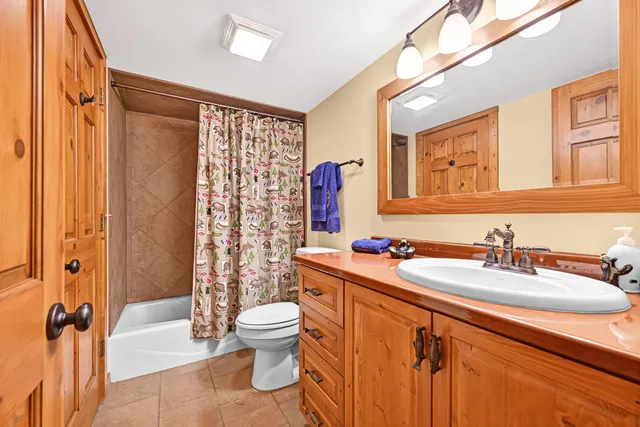 $1,435,000 | N6993 Oakwood Road, Richmond, WI 53190