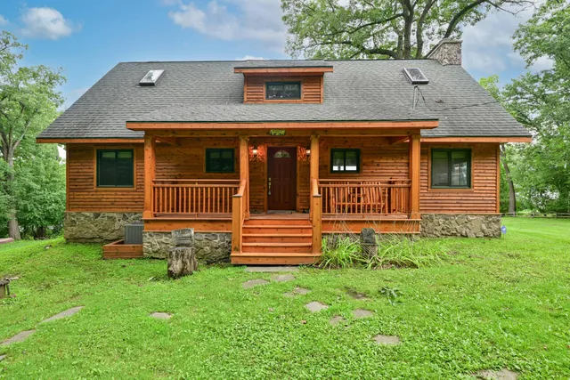 $1,435,000 | N6993 Oakwood Road, Richmond, WI 53190