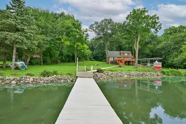 $1,435,000 | N6993 Oakwood Road, Richmond, WI 53190