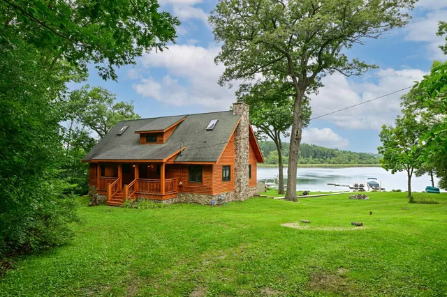 $1,435,000 | N6993 Oakwood Road, Richmond, WI 53190