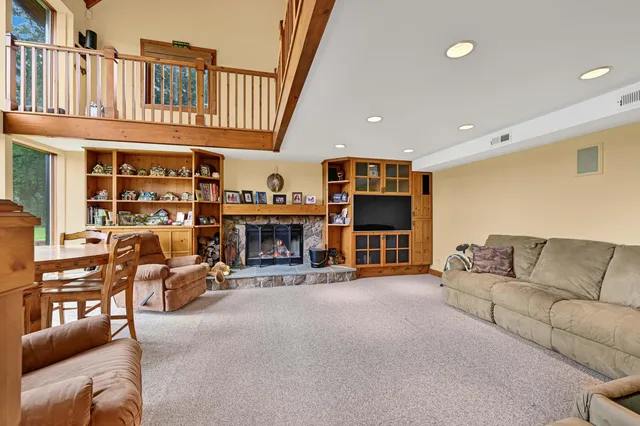 $1,435,000 | N6993 Oakwood Road, Richmond, WI 53190