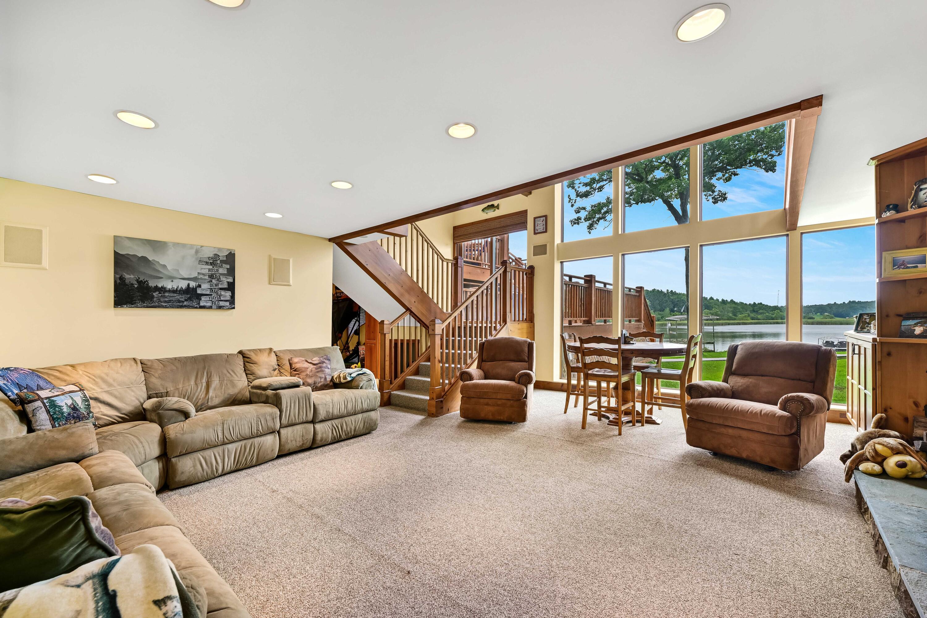 N6993 Oakwood Road Richmond, WI 53190 - Photo 9 of 37 DSC_2 (1)