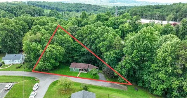 $199,000 | 607 West Pine Circle, Wilkesboro, NC 28697