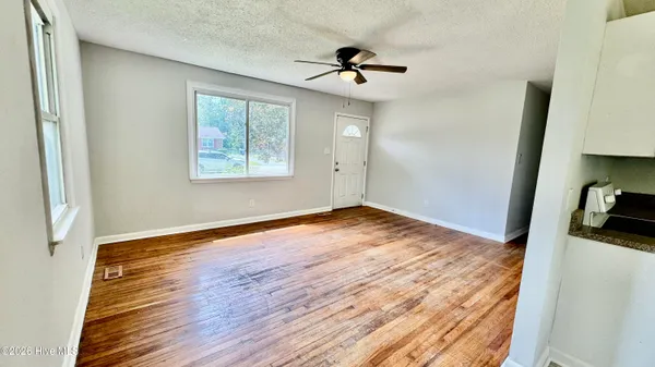 $1,300 | 107 Armstrong Drive, Jacksonville, NC 28540