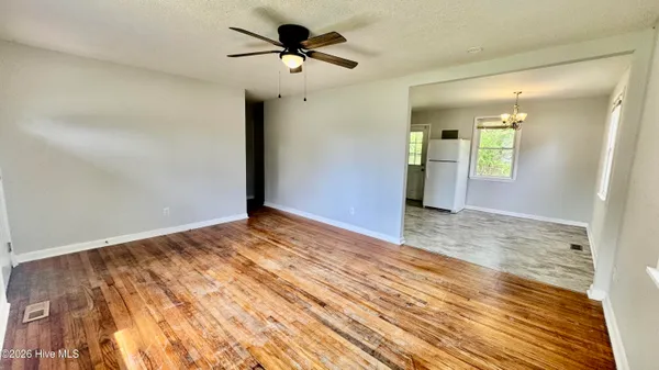 $1,300 | 107 Armstrong Drive, Jacksonville, NC 28540