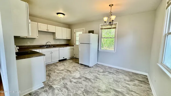 $1,300 | 107 Armstrong Drive, Jacksonville, NC 28540