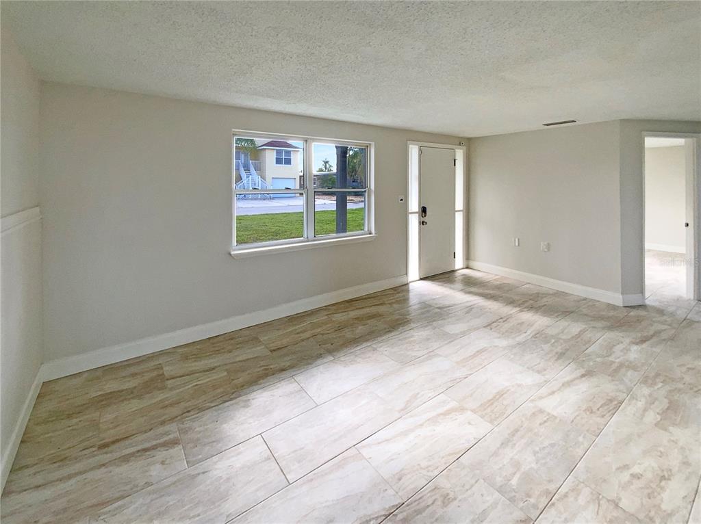 13635 Frances Avenue Hudson, FL 34667 - Photo 12 of 24