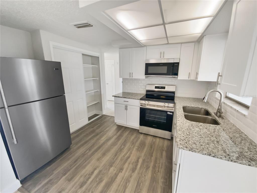 13635 Frances Avenue Hudson, FL 34667 - Photo 14 of 24