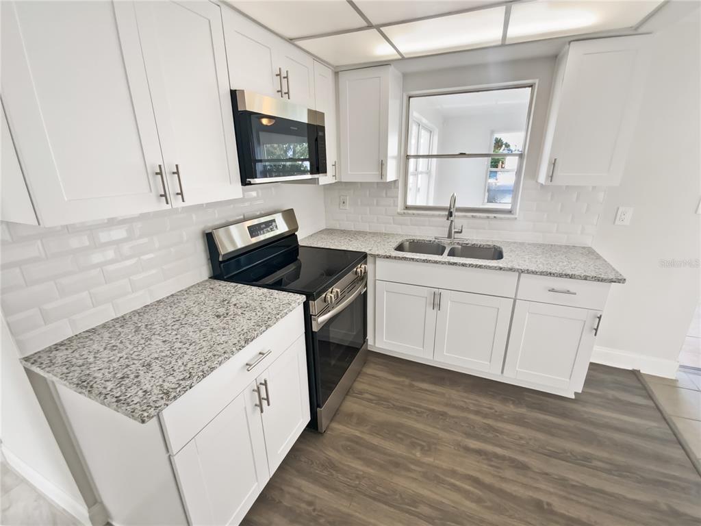 13635 Frances Avenue Hudson, FL 34667 - Photo 15 of 24