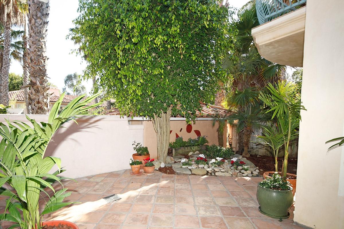 222 Meigs Road, Unit 10 Santa Barbara, CA 93109 - Photo 8 of 26 09-222MeigsRoad-Patio
