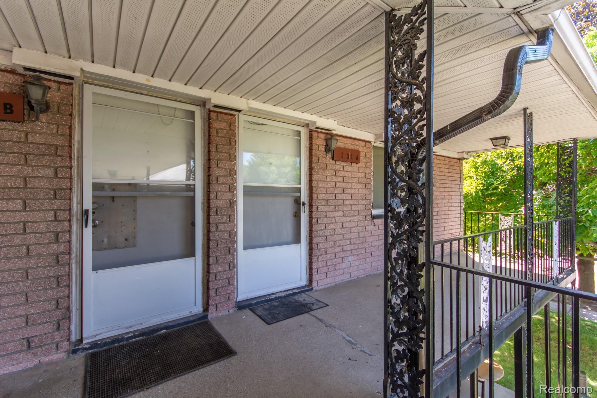127 Rathbone Street, Unit 131 Mount Clemens, MI 48043 - Photo 12 of 28 DSC_4803.jpg