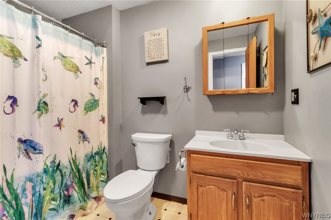 908 Balmer Road Porter, NY 14174 - Photo 35 of 42 Main full bath