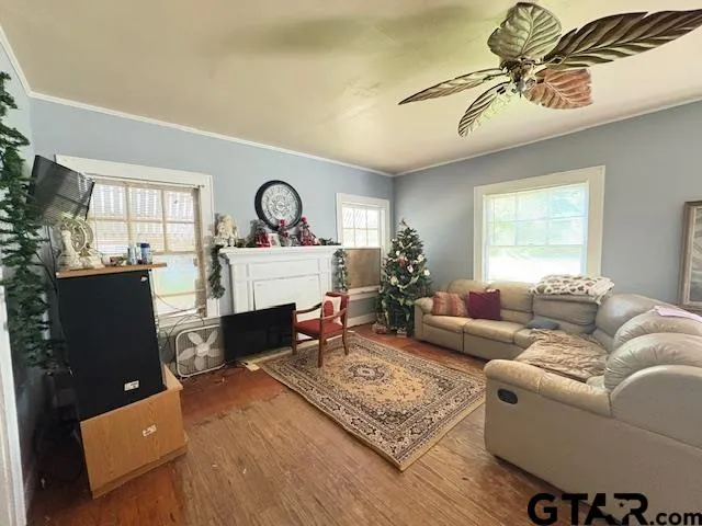 $89,900 | 201 Daingerfield Street, Omaha, TX 75571