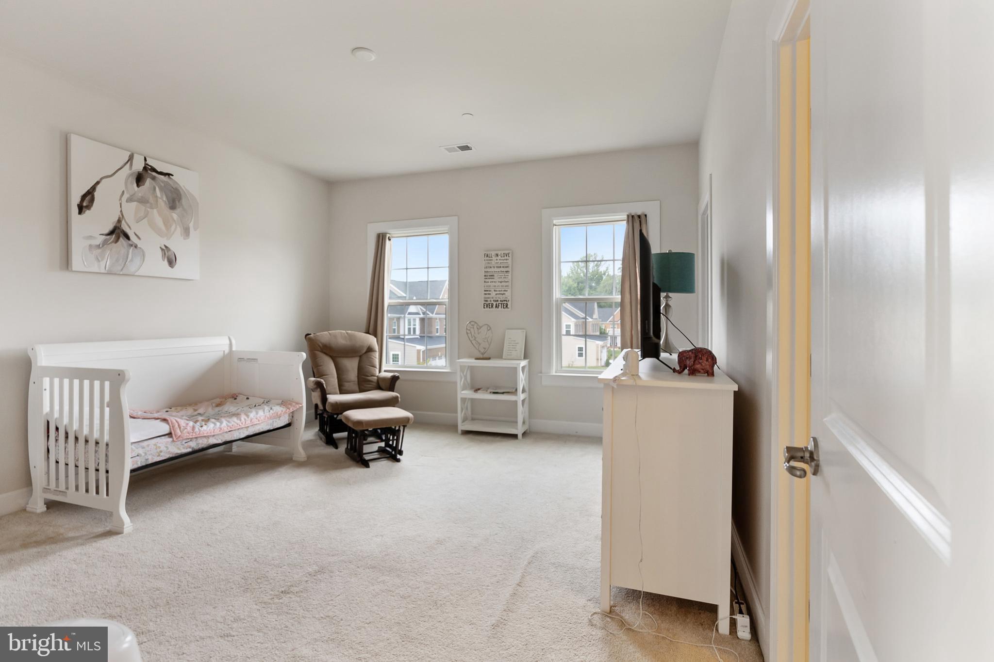 4300 Open Field Court Bowie, MD 20720 - Photo 18 of 53 a room with furniture and a window