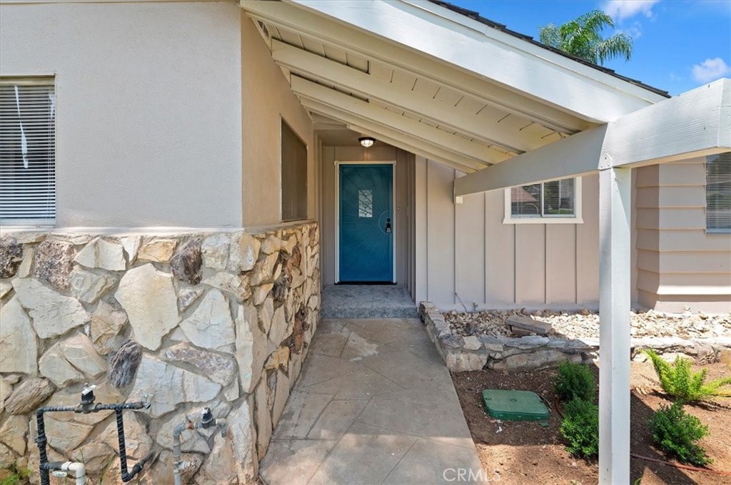 2111 Elsinore Road Riverside, CA 92506 - Photo 11 of 42